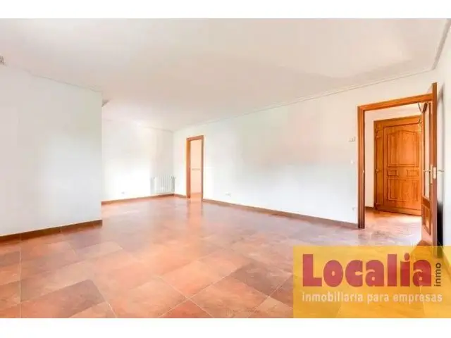 Chalet Independiente en Venta Castro Urdiales 234m2 4 Dormitorios