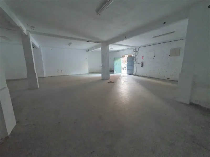Venta Local Comercial Avilés 142m2 Puerta Villa
