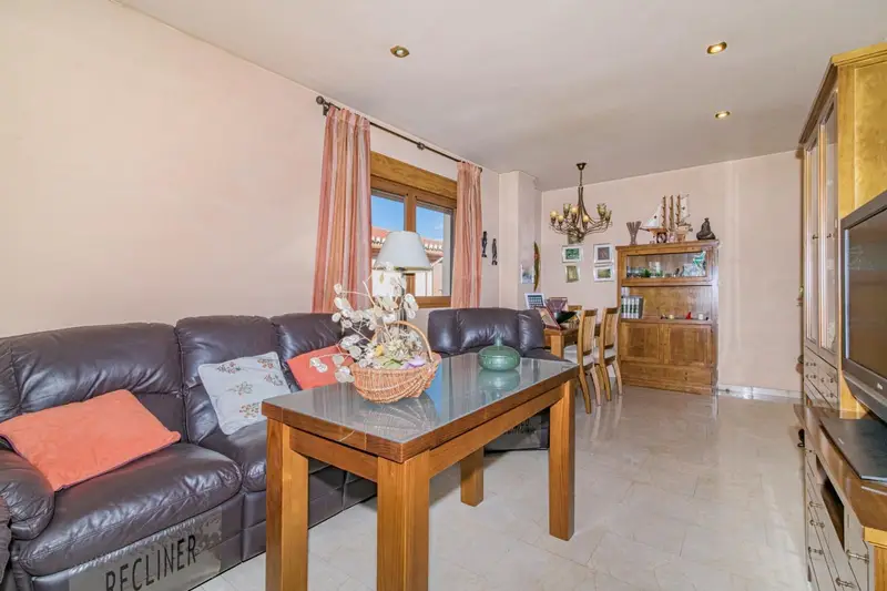Chalet en Venta Ogíjares 323m2 3 Dormitorios Piscina
