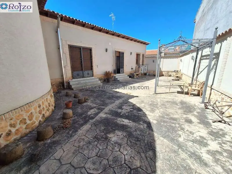 Chalet en venta 386m2 4 dormitorios 2 baños La Puebla Montalban