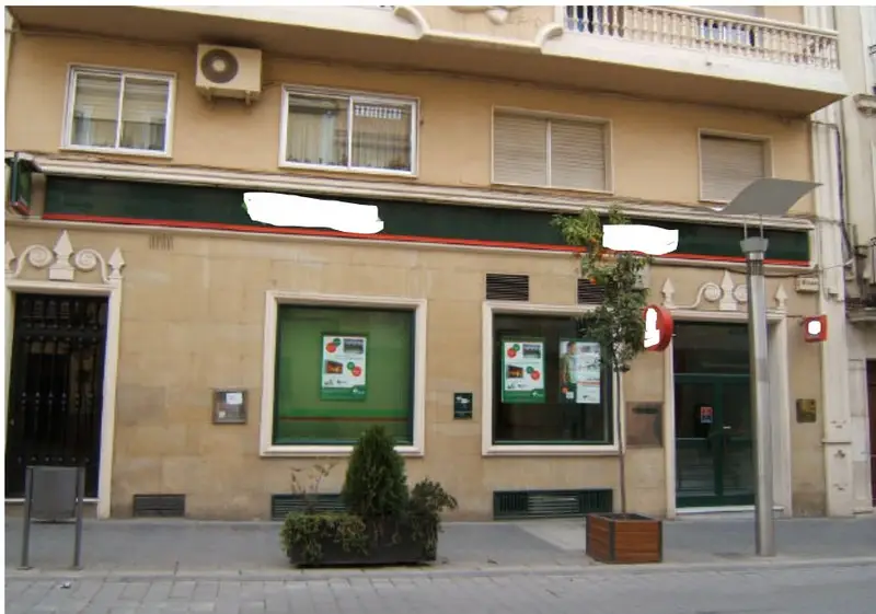 Local en Isaac Peral Linares Jaen