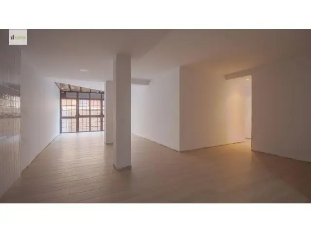 Reformada VPO: Amplio Salon, Patio 50m2, Garaje y Trastero