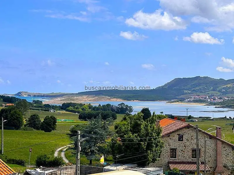 Dúplex con Terraza y Vistas al Mar en Miengo