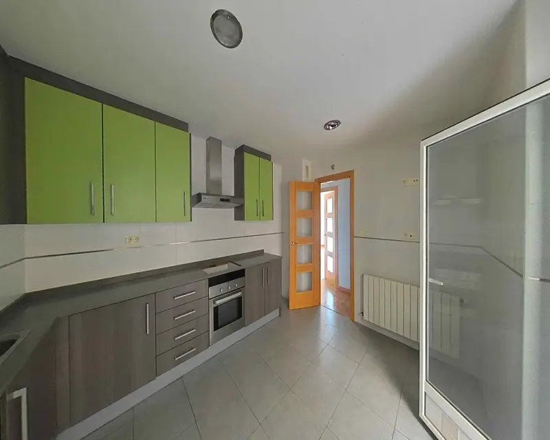 Piso en venta en Almansa 3 habitaciones 2 baños