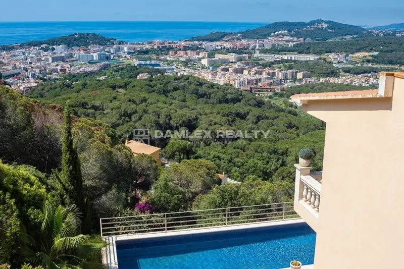Chalet en venta en Lloret de Mar con vistas al mar