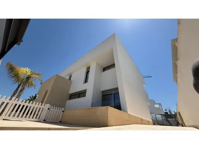 Villa de Lujo en Benijófar con Piscina y Gimnasio