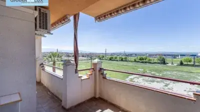 Piso en Venta en Urbanizaci	ón Privada con Piscina en Atarfe