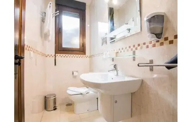 Apartamento 1 Dormitorio Centro Sagrario Granada Amueblado Gastos Incluidos