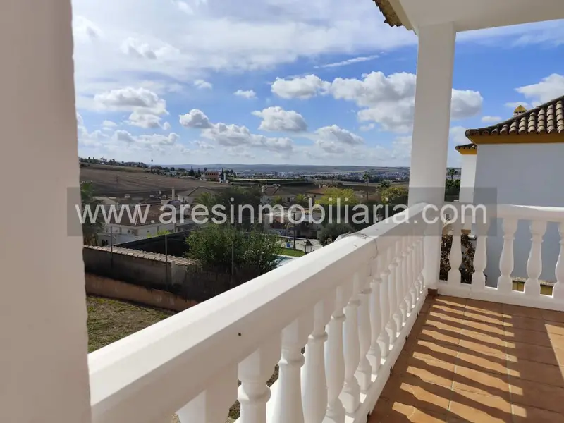 Chalet con Vistas en Cuesta Blanca Ecija
