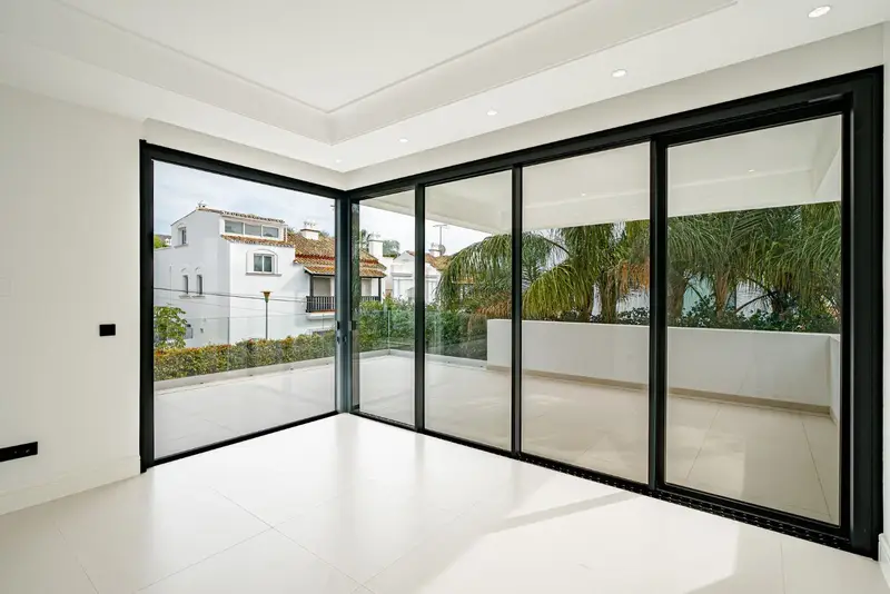 Chalet Lujo 4 Dormitorios Milla de Oro Marbella