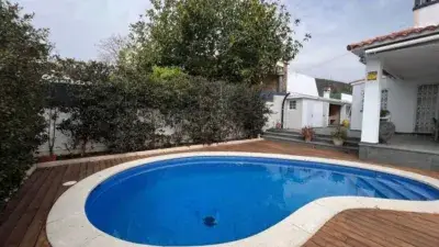 Chalet en Montemar con Vistas al Mar y Piscina Privada