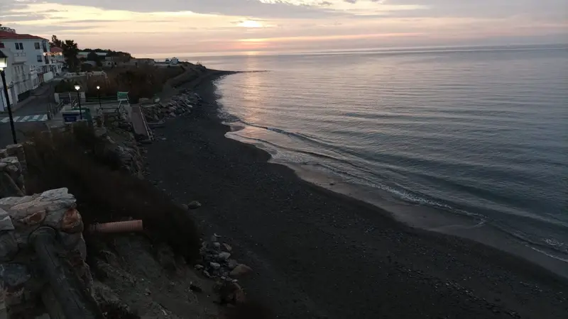 Apartamento con Trastero en Casarones Rubite Cerca de la Playa
