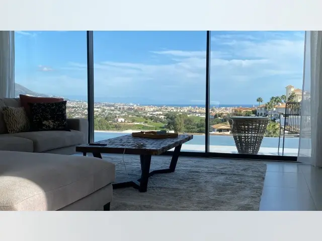 Casa-Villa de 3 Dormitorios en venta Mijas, España