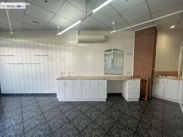 Local Comercial 118m2 Amadeu Vives Tordera