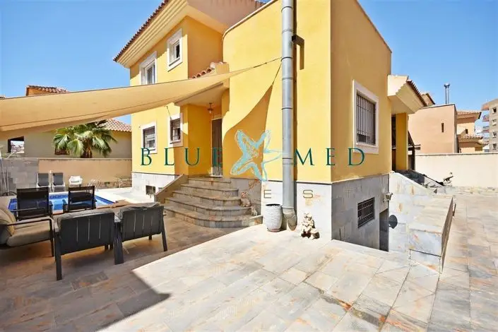 Villa 4 Dormitorios en Venta La Cumbre Puerto de Mazarron