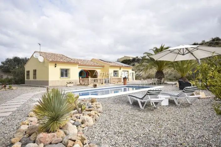 Villa 3 Dormitorios en Venta Partaloa Almeria