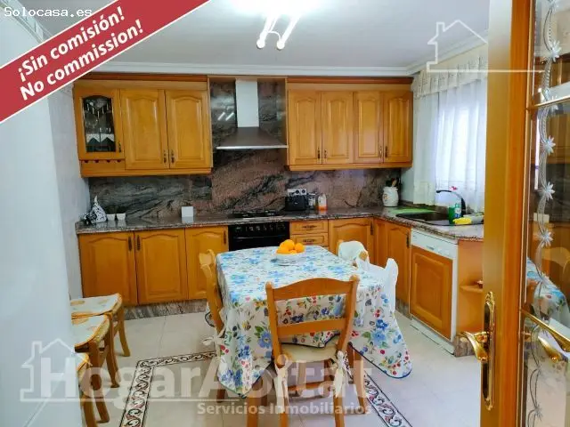Casa con Local Comercial en Elche 6 Dormitorios 3 Balcones