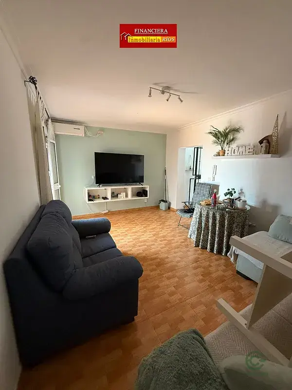 Dos Casas en Sevilla: Ideal Familias e Inversores