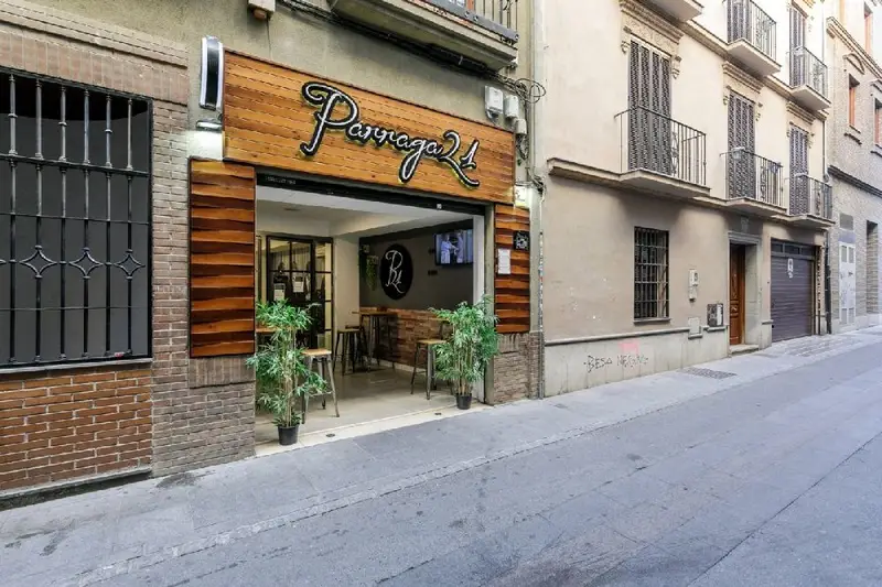 Venta Local Comercial Granada Centro 135m2 Cafeteria Alquilado