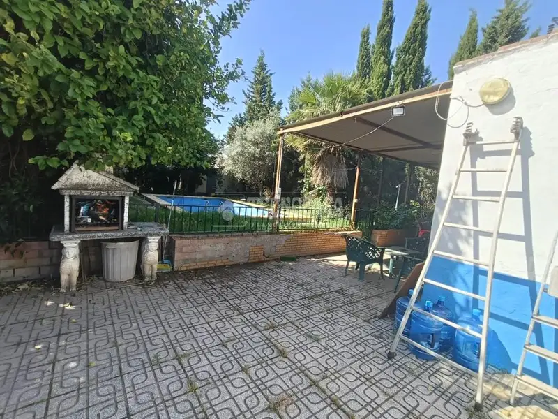 Casa Rural en Venta en Las Cigüeñas con Piscina y Jardín