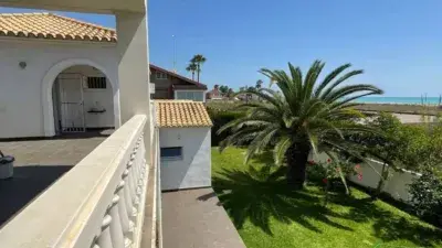 Chalet en Almarada Primera Linea de Playa con SPA