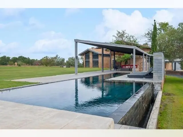 Masia Rustico Moderna Baix Emporda 8 Dormitorios Piscina Padel