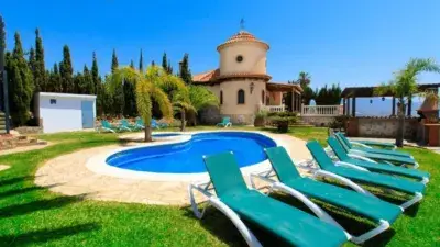 Finca Rústica con Casa Amplia y Vistas Panorámicas en Motril