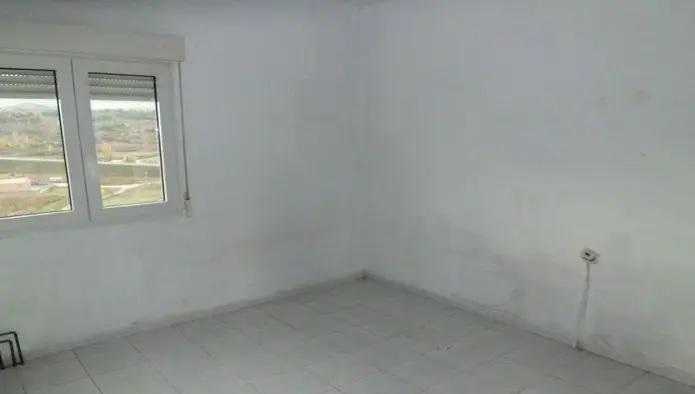 Piso 85m2 2 habitaciones Entrena