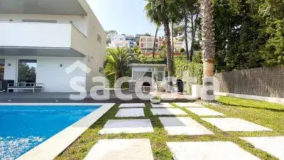 Villa de Lujo en Santa Cristina con Vistas al Mar y Domótica