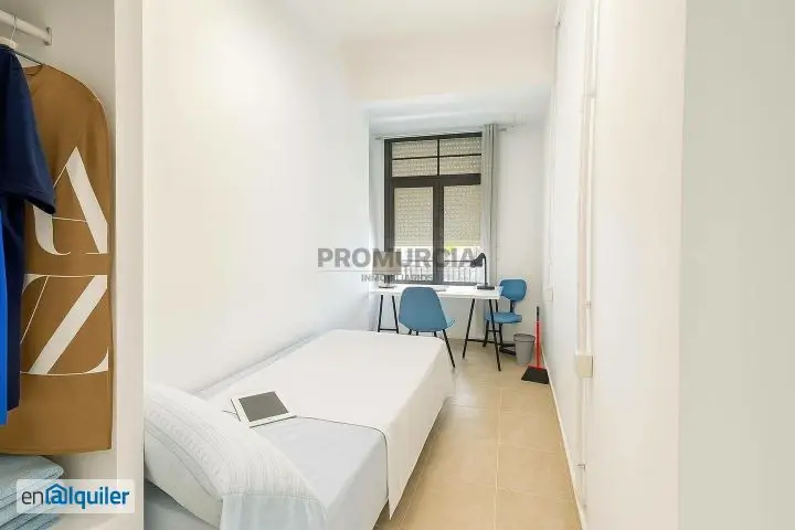 Alquiler piso estudiantes Murcia 131m2 reformado cerca Universidad