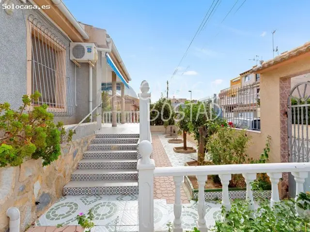 Chalet Independiente en Nueva Torrevieja 4 Dormitorios 2 Baños
