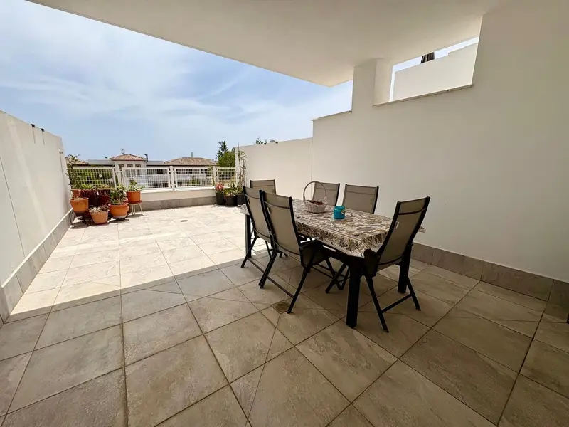 Piso de 2 Dormitorios en venta Benalmádena Pueblo, España