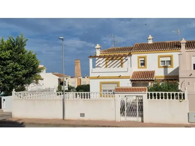 Chalet en Las Marinas con Piscina Privada
