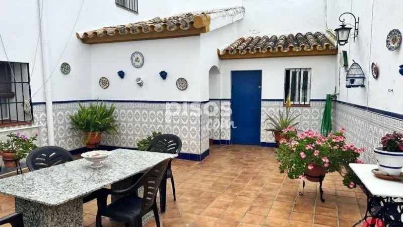 Casa en venta en Almod	 ovar del R	 o 6 habitaciones 2 ba	 os terraza