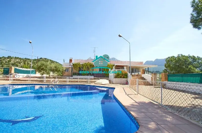 Venta Casa Amueblada Busot Vistas al Mar Piscina 4 Dorm