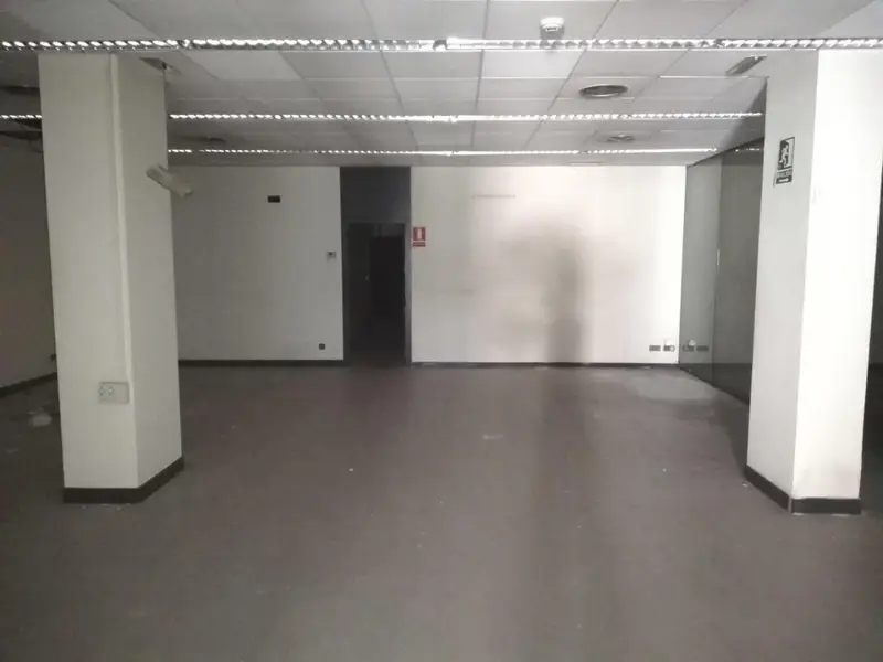 Venta Local Comercial 156m2 Abrantes Carabanchel Madrid