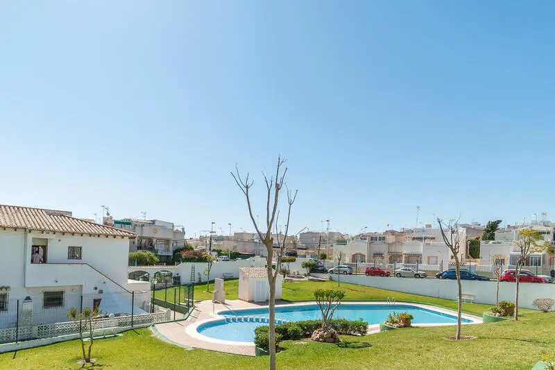 Adosado 3 Dormitorios Torrevieja Lago Jardin