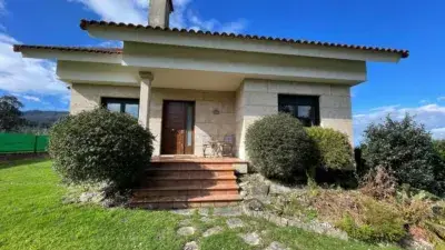 Casa en Alquiler Gondomar con Piscina Privada y 4 Dormitorios
