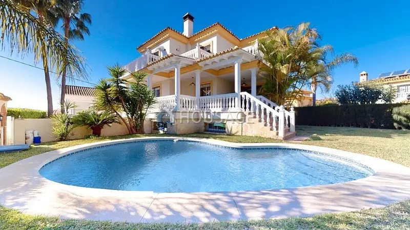 Villa en Venta Mijas Costa 3 Dormitorios Piscina Privada Jardin Reformada