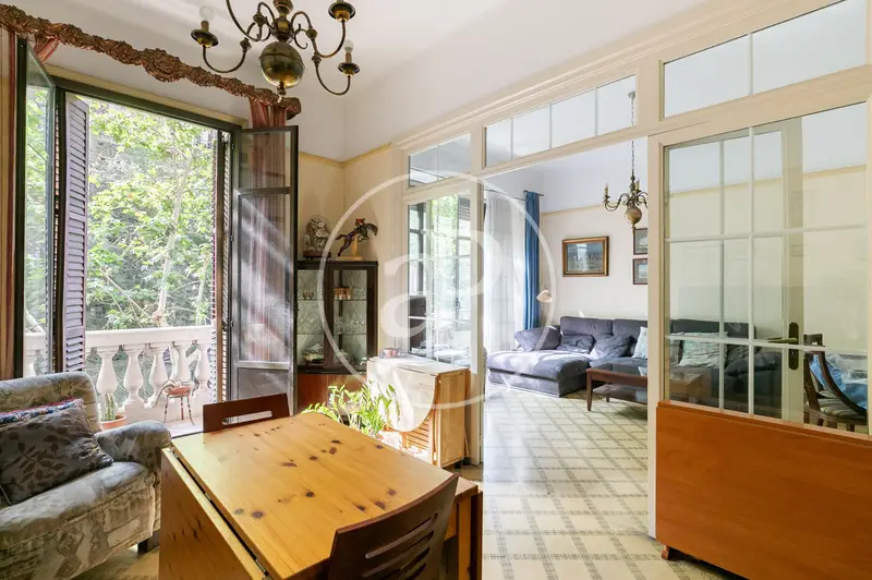 Piso en venta en Calle Mallorca 187m2 a reformar