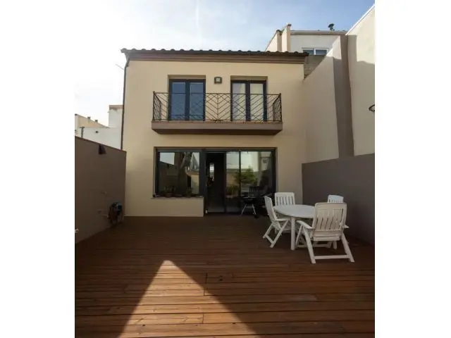Casa en Figueres con Terrazas y Garaje