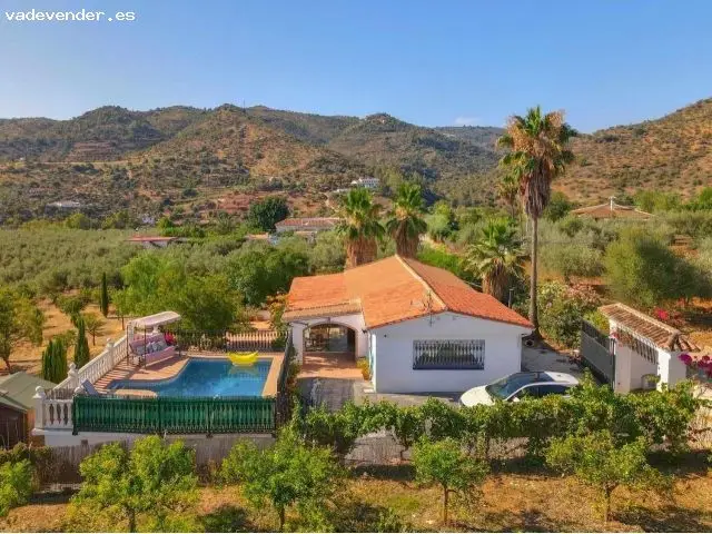 Finca con Casa de Campo en Malaga - Piscina y Sauna