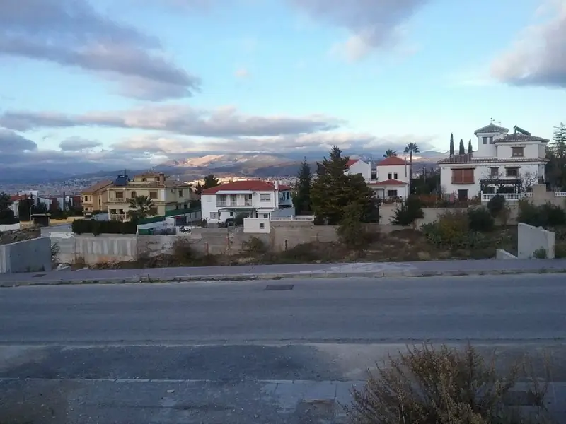 Venta Parcela en La Zubia con Vistas a Sierra Nevada