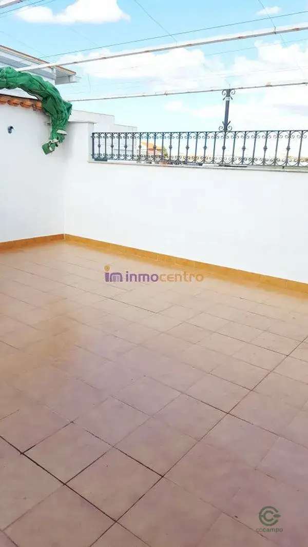 Casa Adosada Nueva en Ciudad Real Cerca de Centro de Salud