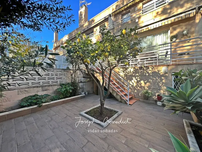 Casa en Castelldefels 260m2 4 Dormitorios Jardin Terrazas Garaje 50m2