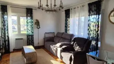 Casa en Venta en Muriedas Chalet Individual con Gran Terreno