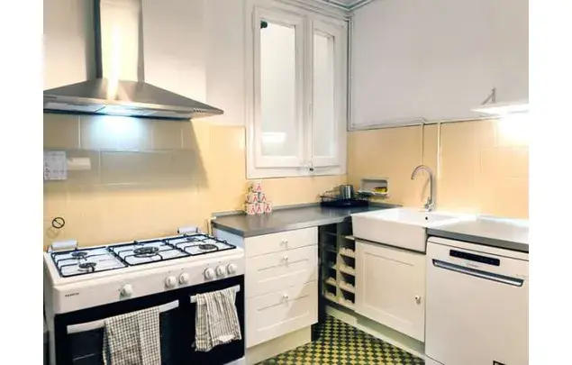 Alquiler habitaciones Barcelona piso amueblado 7 habitaciones