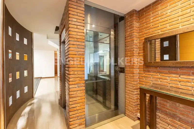 Casa Adosada Lujosa en Mataró 400m2 con Vistas al Mar
