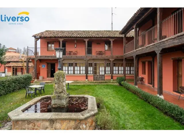 Hotel Los Rastrojos: Habitaciones con Encanto en la Ribera del Duero