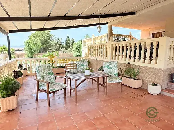 Chalet en Lorca con Jardín y Garaje - 270m2